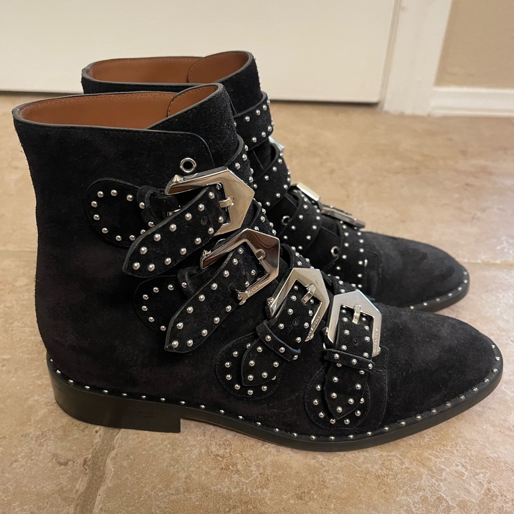 Givenchy Elegant Studs Ankle Boots in Black Suede 37.5